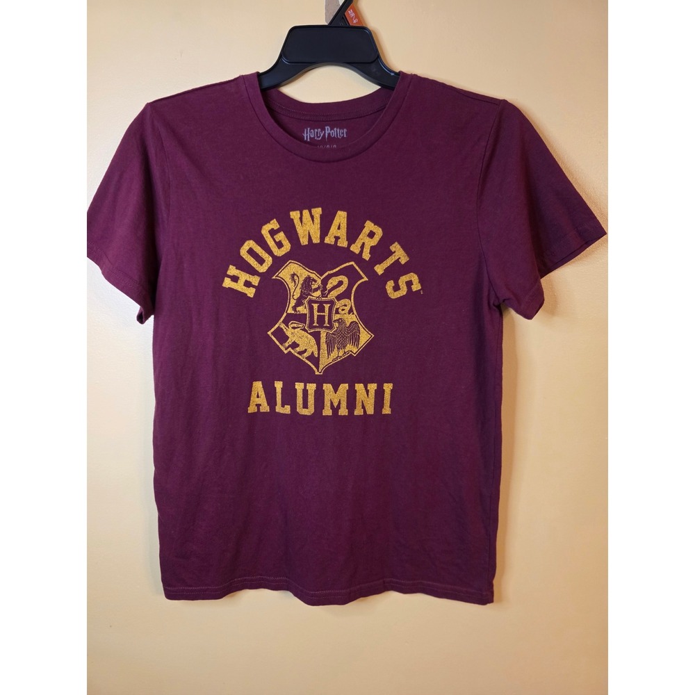 Harry Potter Hogwarts Alumni Graphic T-Shirt Burgundy Maroon Large LG G G